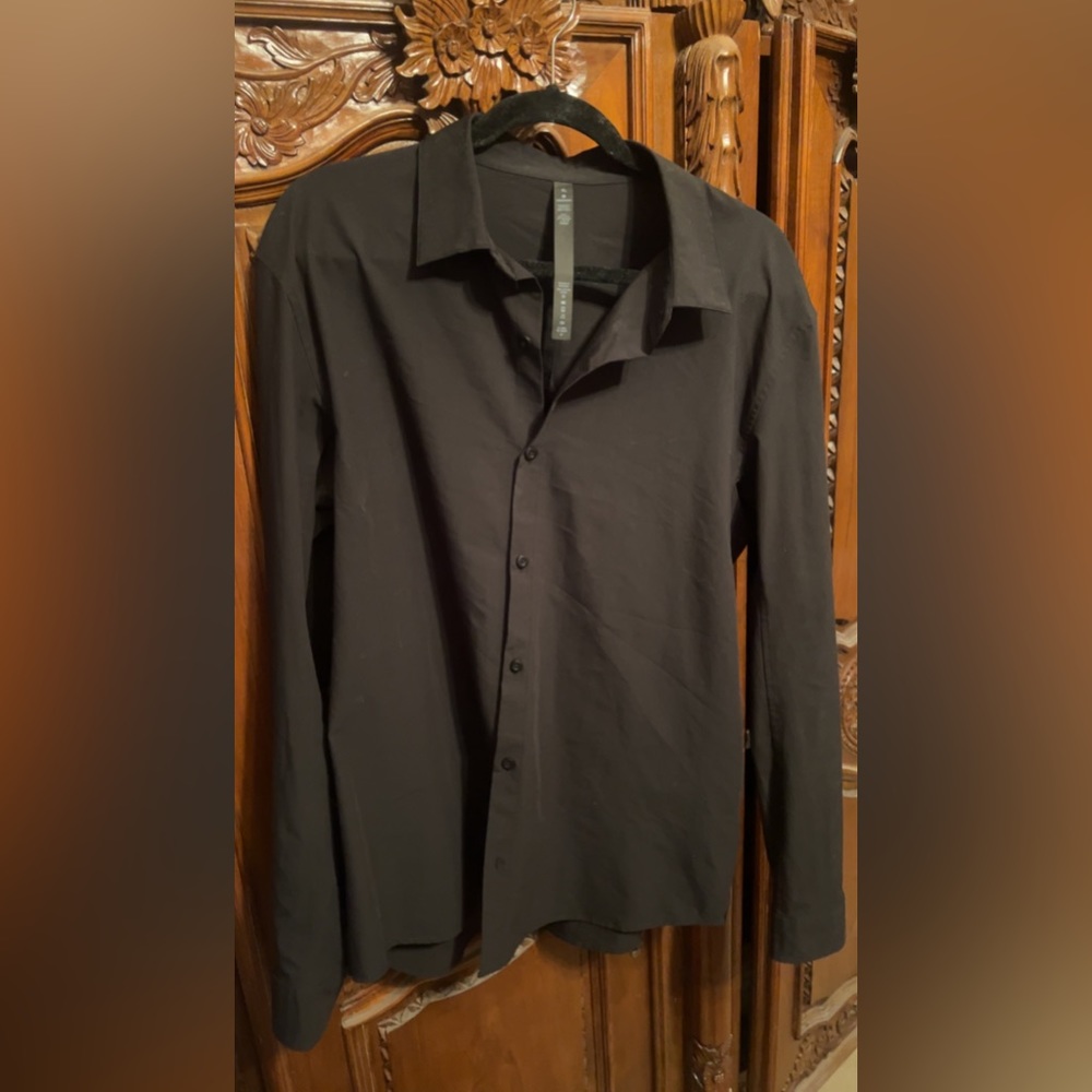Men’s Lululemon dress shirt in black size XL